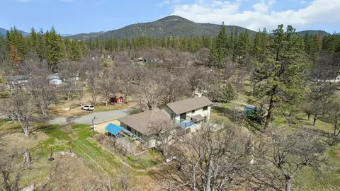 View/Area - 4412 Saint Rose Way, Yreka, CA 96097 photo 5 of 7
