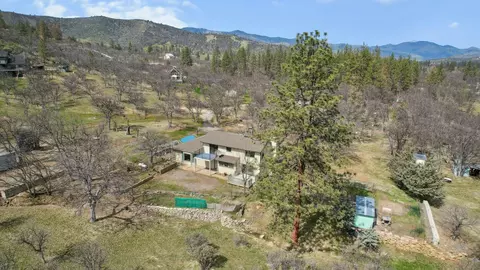View/Area - 4412 Saint Rose Way, Yreka, CA 96097 photo 6 of 7