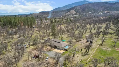 View/Area - 4412 Saint Rose Way, Yreka, CA 96097 photo 7 of 7