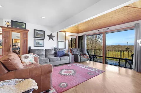 Living - 21560 Wilcox Rd, Red Bluff, CA 96080 photo 1 of 2