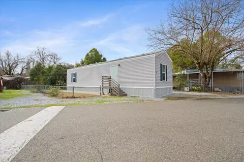2200 Jewell Ln #28, Redding, CA 96001