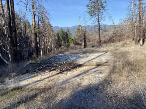 18895 Claus Ln, Lakehead, CA 96051