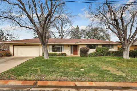 830 Royal Oak Dr, Redding, CA 96001 photo 3