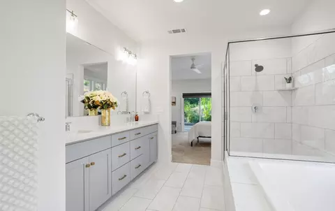 Bath - 9199 Laurel Glen Dr, Redding, CA 96001 photo 3 of 7