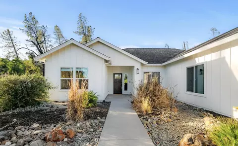 9199 Laurel Glen Dr, Redding, CA 96001