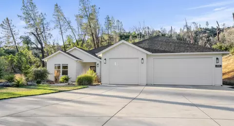 Exterior - 9199 Laurel Glen Dr, Redding, CA 96001 photo 3 of 9