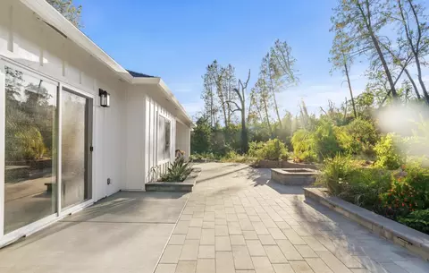 Exterior - 9199 Laurel Glen Dr, Redding, CA 96001 photo 8 of 9