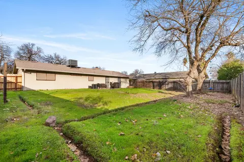 Exterior - 2431 Christian Ave, Redding, CA 96002 photo 4 of 4