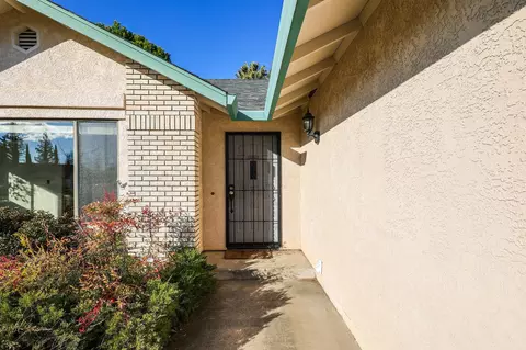 3060 Howard Dr, Redding, CA 96001 photo 2