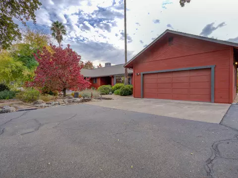Exterior - 15917 Frontiersman Dr, Redding, CA 96001 photo 3 of 41