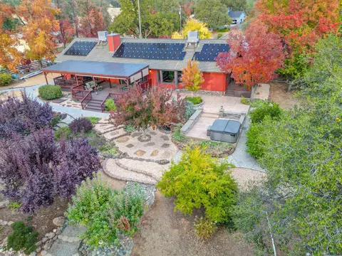 Exterior - 15917 Frontiersman Dr, Redding, CA 96001 photo 11 of 41