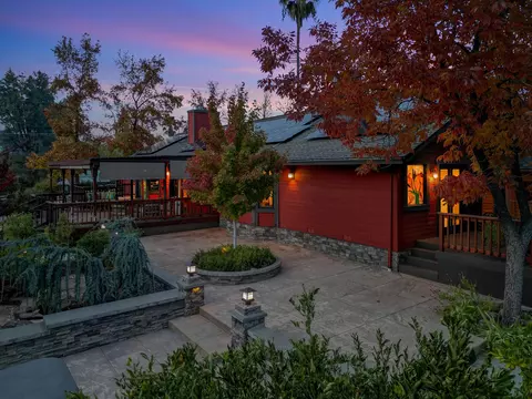Exterior - 15917 Frontiersman Dr, Redding, CA 96001 photo 38 of 41