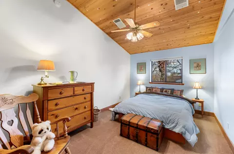 Bedroom - 15917 Frontiersman Dr, Redding, CA 96001 photo 5 of 6