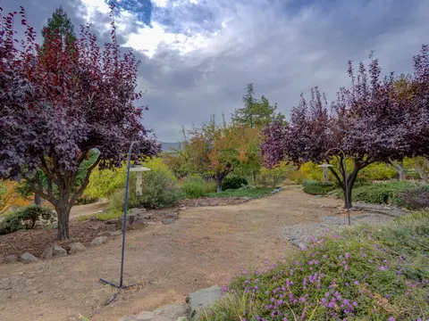 Exterior - 15917 Frontiersman Dr, Redding, CA 96001 photo 29 of 41