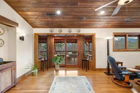 Entry Way - 15917 Frontiersman Dr, Redding, CA 96001 photo 6 of 6