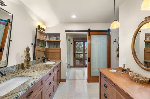 Bath - 15917 Frontiersman Dr, Redding, CA 96001 photo 3 of 14