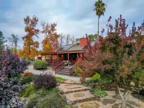 Exterior - 15917 Frontiersman Dr, Redding, CA 96001 photo 14 of 41