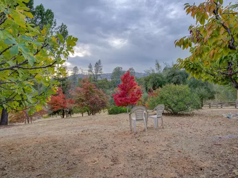 Exterior - 15917 Frontiersman Dr, Redding, CA 96001 photo 32 of 41