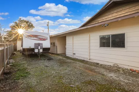 890 Redbud Dr, Redding, CA 96001 photo 45