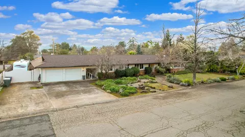 890 Redbud Dr, Redding, CA 96001 photo 46