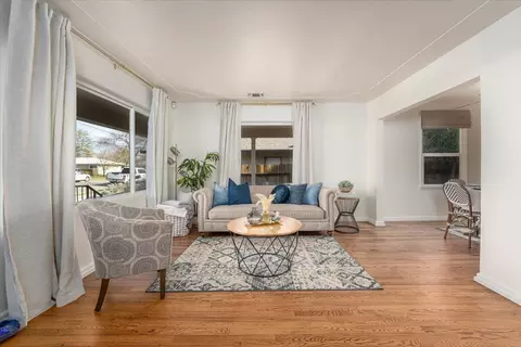 Living - 965 Gold St, Redding, CA 96001 photo 1 of 2