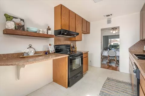 Kitchen - 965 Gold St, Redding, CA 96001 photo 1 of 2