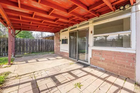 Exterior - 965 Gold St, Redding, CA 96001 photo 4 of 5