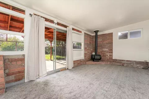 Living - 965 Gold St, Redding, CA 96001 photo 2 of 2