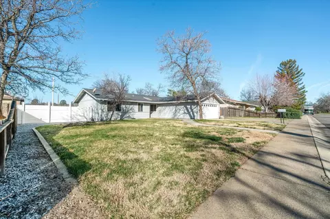 Exterior - 1422 Greenback Ln, Redding, CA 96003 photo 5 of 6