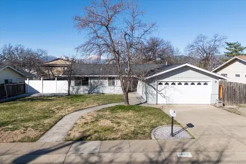 1422 Greenback Ln, Redding, CA 96003