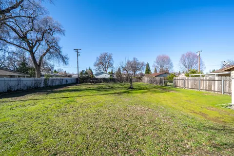 Lakewood Drive, Redding, CA 96001 photo 4