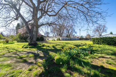 Lakewood Drive, Redding, CA 96001 photo 7
