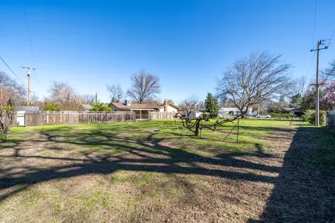 Lakewood Drive, Redding, CA 96001 photo 5