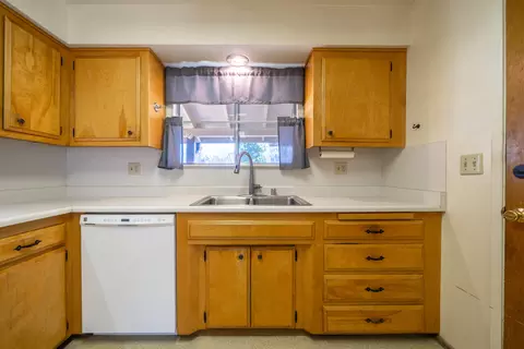 2946 Lakewood Dr, Redding, CA 96001 photo 12