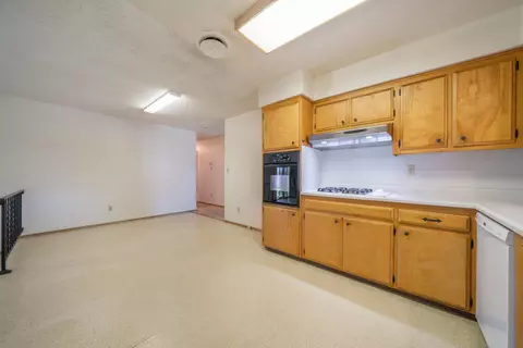 2946 Lakewood Dr, Redding, CA 96001 photo 14