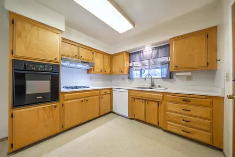 2946 Lakewood Dr, Redding, CA 96001 photo 11