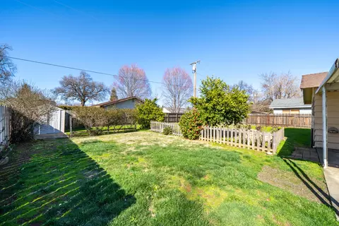 2946 Lakewood Dr, Redding, CA 96001 photo 33