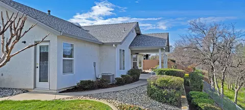3030 Misty Glen Dr, Redding, CA 96001 photo 2