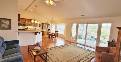3030 Misty Glen Dr, Redding, CA 96001 photo 4