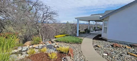 3030 Misty Glen Dr, Redding, CA 96001 photo 3