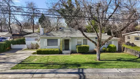 2960 Anita St, Redding, CA 96001