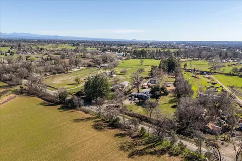 View/Area - 19301 Smith Rd, Redding, CA 96002 photo 6 of 7