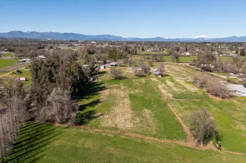 View/Area - 19301 Smith Rd, Redding, CA 96002 photo 2 of 7
