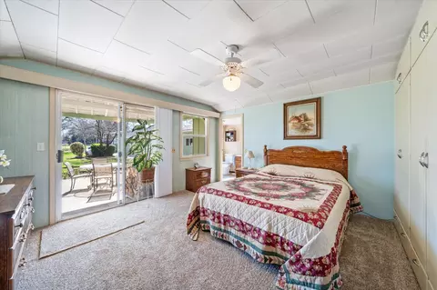 Bedroom - 19301 Smith Rd, Redding, CA 96002 photo 1 of 7