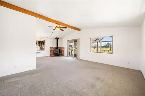 Living - 19301 Smith Rd, Redding, CA 96002 photo 3 of 4