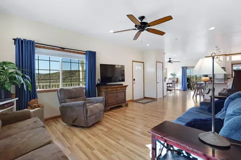 10401 N Slope Dr, Redding, CA 96001 photo 11