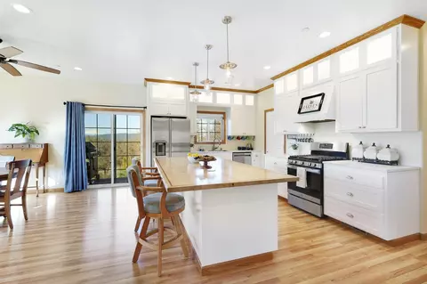 10401 N Slope Dr, Redding, CA 96001 photo 12