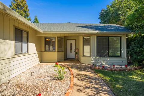 3459 Silverwood St, Redding, CA 96002 photo 2