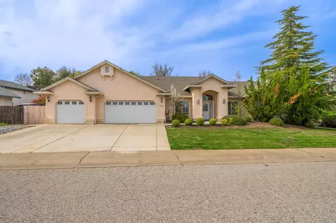4406 Quinton Dr, Redding, CA 96001 photo 2