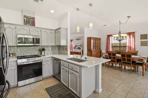 2142 Hacienda St, Redding, CA 96003 photo 9